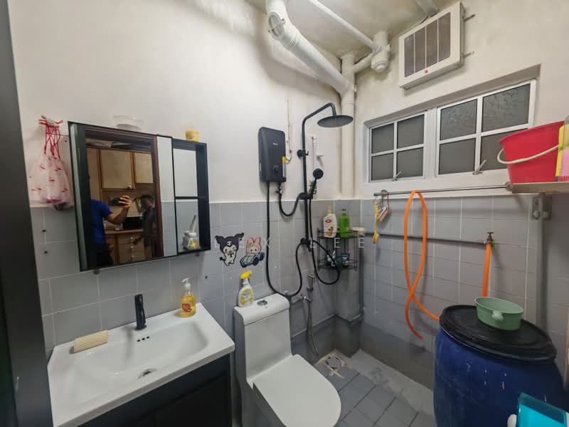 Semi-Detached House for Sale in Bandar Country Homes (Rawang) - Alex Lee - Bathroom - PropertyGuru.com.my