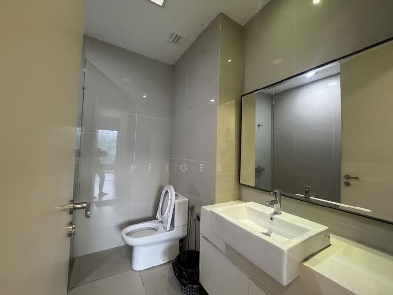Condominium for Sale at The Veo - PeiGee . - Bathroom - PropertyGuru.com.my