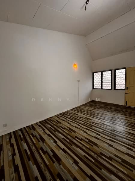 Rumah Teres untuk Disewa di Island Glades (Jelutong) - Danny Lim - Interior - PropertyGuru.com.my