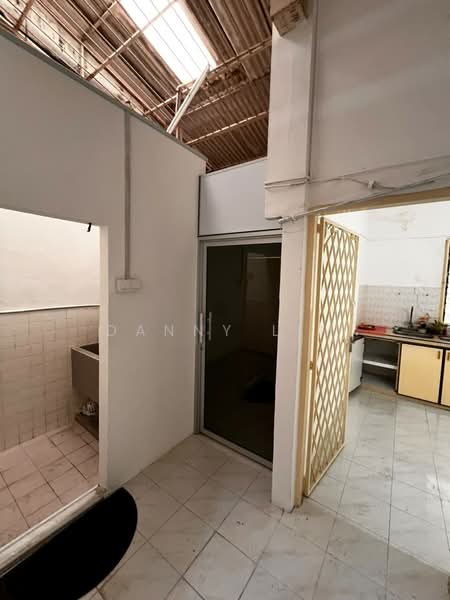 Rumah Teres untuk Disewa di Island Glades (Jelutong) - Danny Lim - Interior - PropertyGuru.com.my
