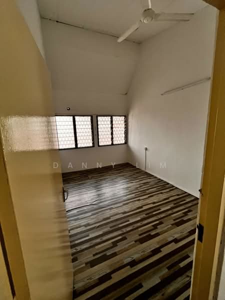 Rumah Teres untuk Disewa di Island Glades (Jelutong) - Danny Lim - Interior - PropertyGuru.com.my