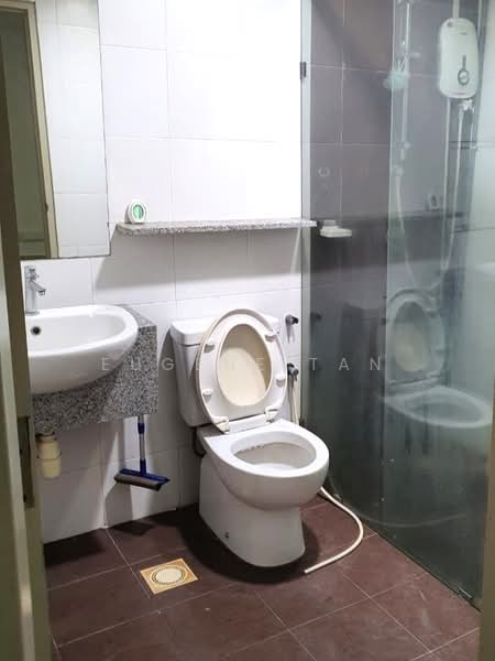 Servis Apartment untuk Dijual di Pacific Place - Eugene Tan - Bathroom - PropertyGuru.com.my