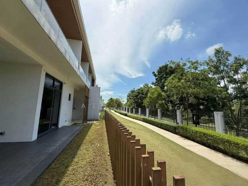 Semi-Detached House for Sale in Telok Panglima Garang (Selangor) - Alex Lee - Exterior - PropertyGuru.com.my