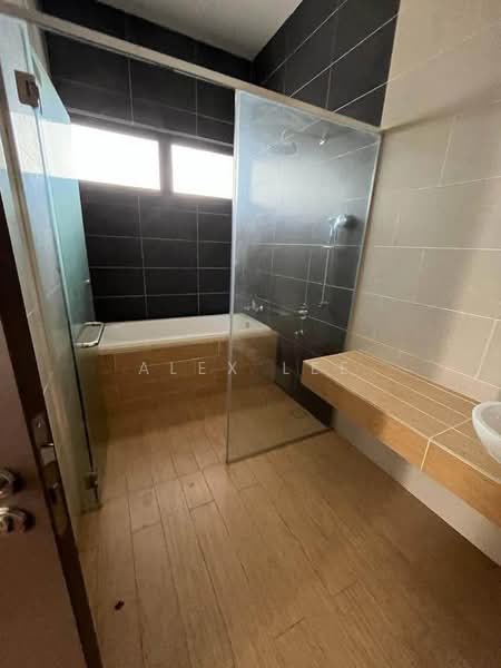 Semi-Detached House for Sale in Telok Panglima Garang (Selangor) - Alex Lee - Bathroom - PropertyGuru.com.my