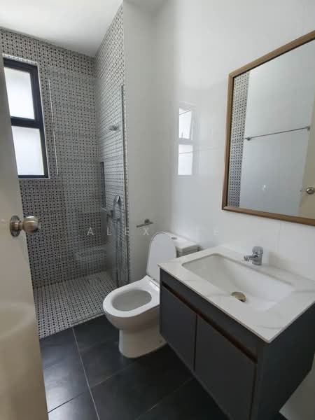 Rumah Berkembar untuk Dijual di Setia Alam (Selangor) - Alex Lee - Bathroom - PropertyGuru.com.my
