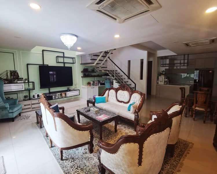 2.5-storey Terraced House for Sale in Seksyen 16 (Shah Alam) - Jim Ling - Living Room - PropertyGuru.com.my