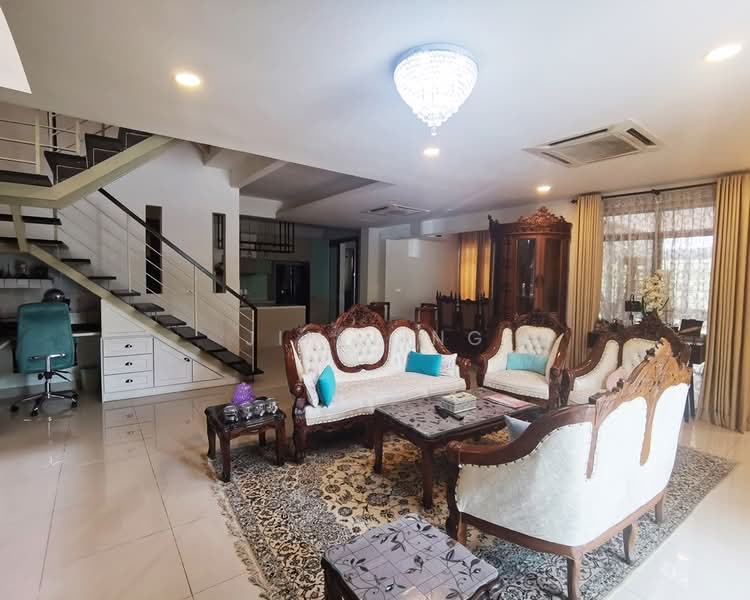 2.5-storey Terraced House for Sale in Seksyen 16 (Shah Alam) - Jim Ling - Living Room - PropertyGuru.com.my