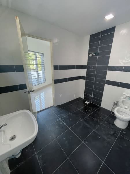 Bungalow for Rent in Kajang (Selangor) - Cony Lum - Bathroom - PropertyGuru.com.my