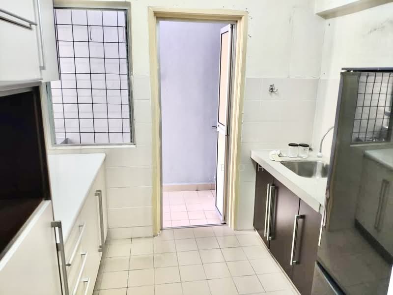 Condominium for Sale at D'aman Crimson - Nick Yeoh - Kitchen - PropertyGuru.com.my