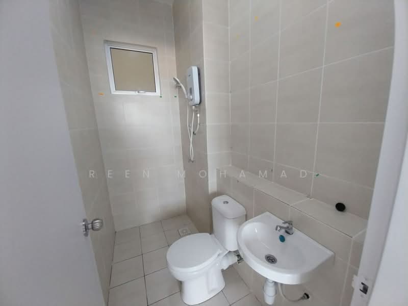Kondominium untuk Disewa di Residensi Adelia 4 - Reen Mohamad - Bathroom - PropertyGuru.com.my