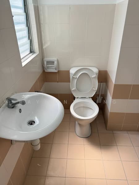 Condominium for Rent at Residensi Laguna (Sunway Belvedere) - Raymond Ling - Bathroom - PropertyGuru.com.my