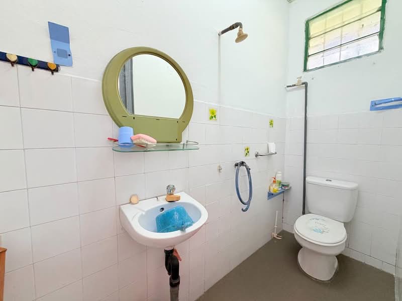 1-storey Terraced House for Sale in Bukit Sentosa (Rawang) - NORFADILAH ZAINUDDIN - Bathroom - PropertyGuru.com.my
