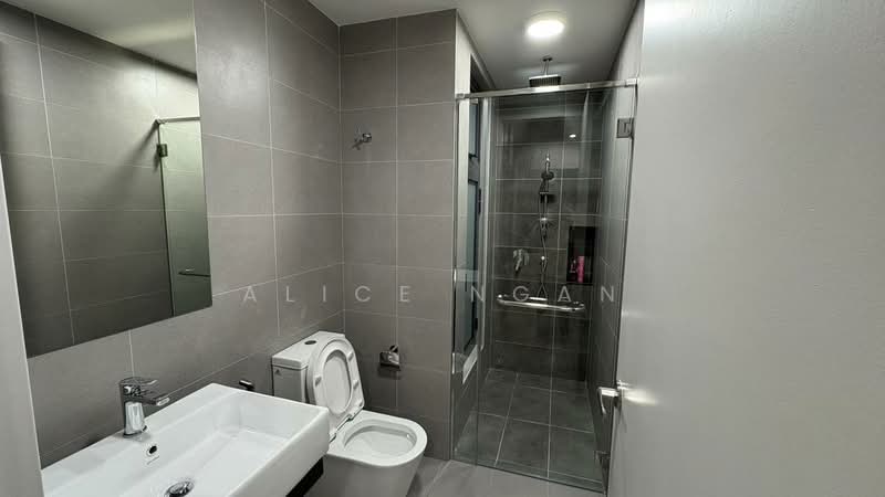 Servis Apartment untuk Disewa di Sunway Belfield - Alice Ngan - Bathroom - PropertyGuru.com.my