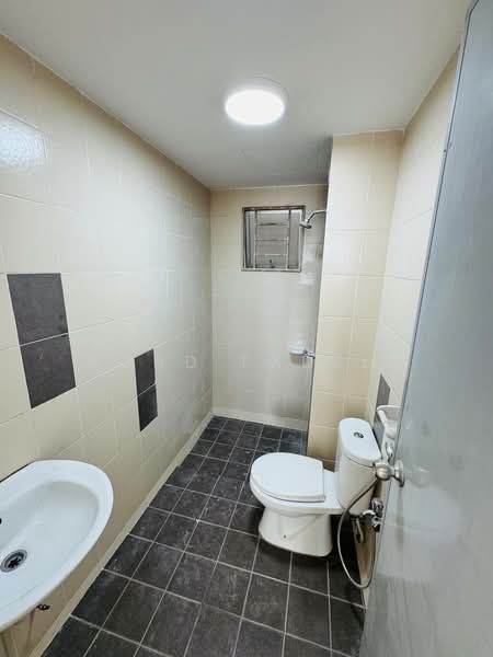 Apartment for Sale at Seri Baiduri - Mohd Fadzli - Bathroom - PropertyGuru.com.my