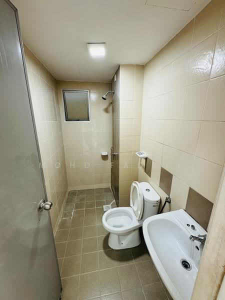 Apartment for Sale at Seri Baiduri - Mohd Fadzli - Bathroom - PropertyGuru.com.my