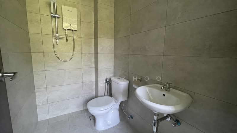 Kondominium untuk Dijual di Trehaus Condo Villa - Gary Khoo - Bathroom - PropertyGuru.com.my