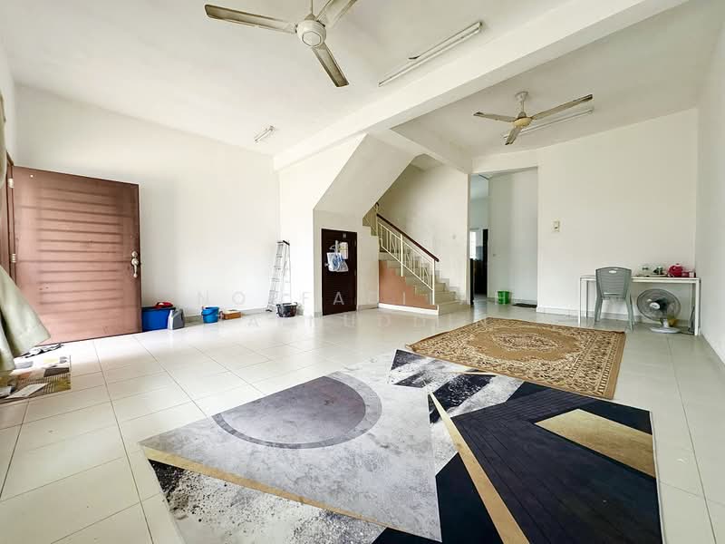 Rumah Teres 2 Tingkat untuk Dijual di Puncak Alam (Selangor) - NORFADILAH ZAINUDDIN - Living Room - PropertyGuru.com.my