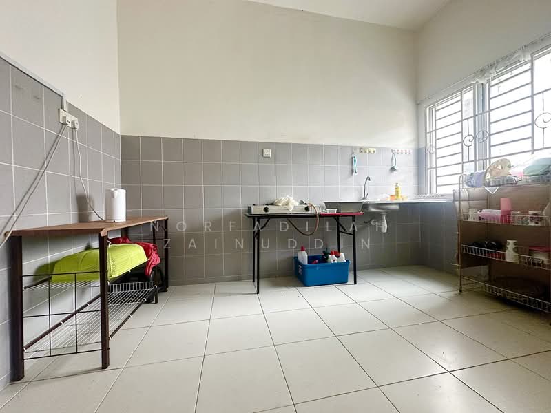 Rumah Teres 2 Tingkat untuk Dijual di Puncak Alam (Selangor) - NORFADILAH ZAINUDDIN - Kitchen - PropertyGuru.com.my