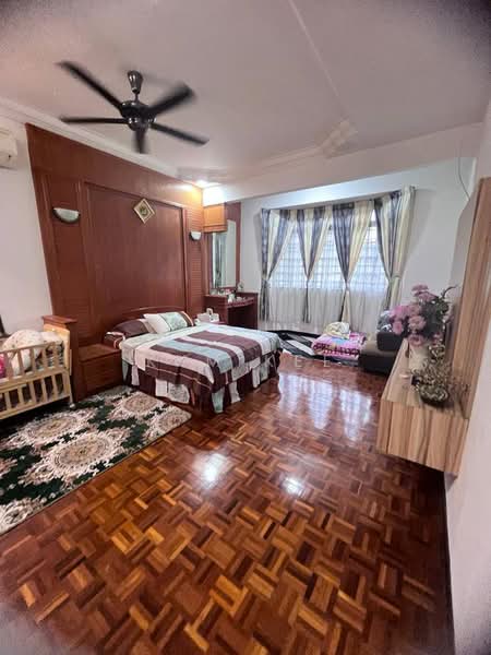 Rumah Banglo untuk Dijual di Taman Bukit Kempas (Tampoi) - Kym Kee - Bedroom - PropertyGuru.com.my