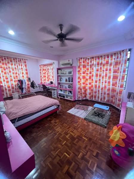Rumah Banglo untuk Dijual di Taman Bukit Kempas (Tampoi) - Kym Kee - Bedroom - PropertyGuru.com.my