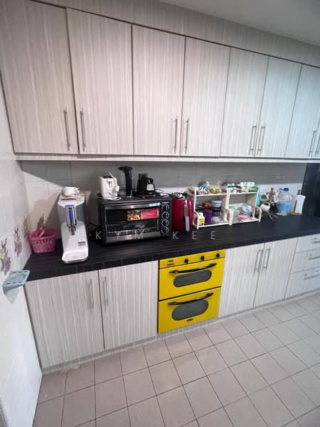 Rumah Banglo untuk Dijual di Taman Bukit Kempas (Tampoi) - Kym Kee - Kitchen - PropertyGuru.com.my