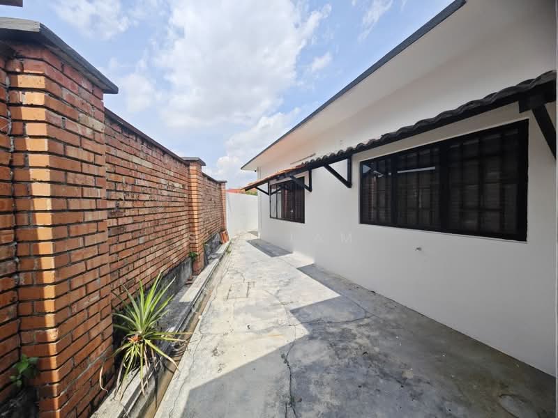 Bungalow for Sale in Taman Lim (Ipoh) - Sam Lam - PropertyGuru.com.my