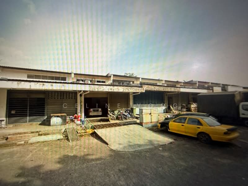 Kilang untuk Disewa di Taman Bukit Serdang (Seri Kembangan) - Celine Yong - Exterior - PropertyGuru.com.my