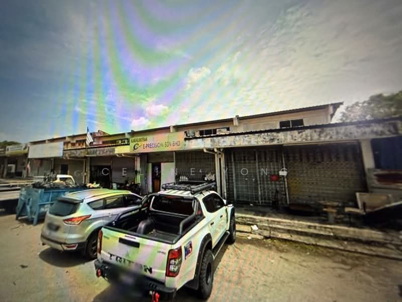 Kilang untuk Disewa di Taman Bukit Serdang (Seri Kembangan) - Celine Yong - Exterior - PropertyGuru.com.my