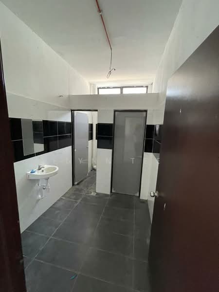 Warehouse for Rent in Kawasan Perindustrian Valdor (Sungai Bakap) - Elynn Tee - Bathroom - PropertyGuru.com.my