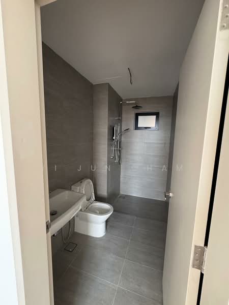 Service Residence for Rent at Residensi Ava @ Kiara Bay - Yi Jun Cham - Bathroom - PropertyGuru.com.my