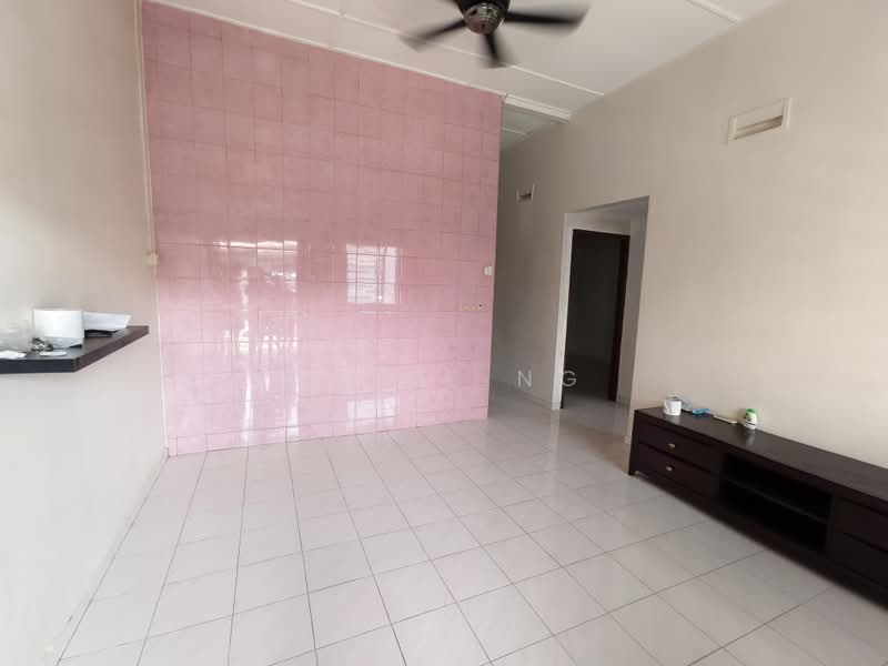 1-storey Terraced House for Rent in Kampung Lapan Tengkera (Melaka City) - Angie Ng - Living Room - PropertyGuru.com.my
