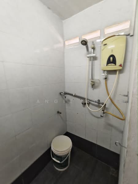 1-storey Terraced House for Rent in Kampung Lapan Tengkera (Melaka City) - Angie Ng - Bathroom - PropertyGuru.com.my