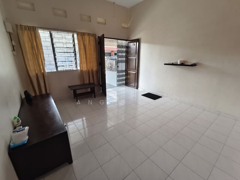 1-storey Terraced House for Rent in Kampung Lapan Tengkera (Melaka City) - Angie Ng - Living Room - PropertyGuru.com.my