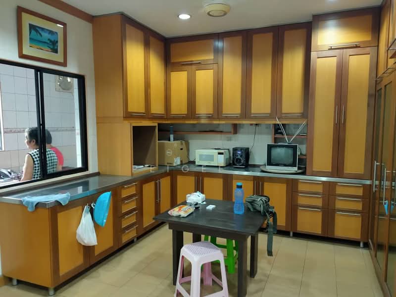 2-storey Terraced House for Sale in Subang Bestari (Shah Alam) - PeiGee . - Kitchen - PropertyGuru.com.my