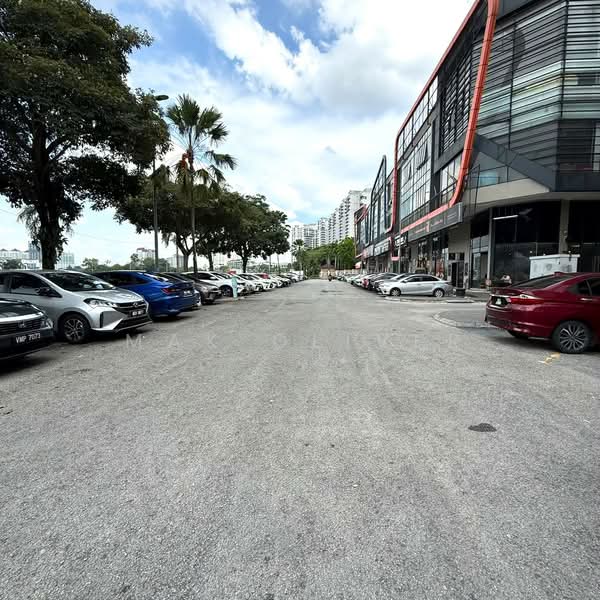 Kedai / Pejabat untuk Dijual di Serdang (Seri Kembangan) - Mak Oliver - Exterior - PropertyGuru.com.my