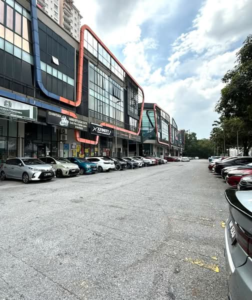 Kedai / Pejabat untuk Dijual di Serdang (Seri Kembangan) - Mak Oliver - Exterior - PropertyGuru.com.my