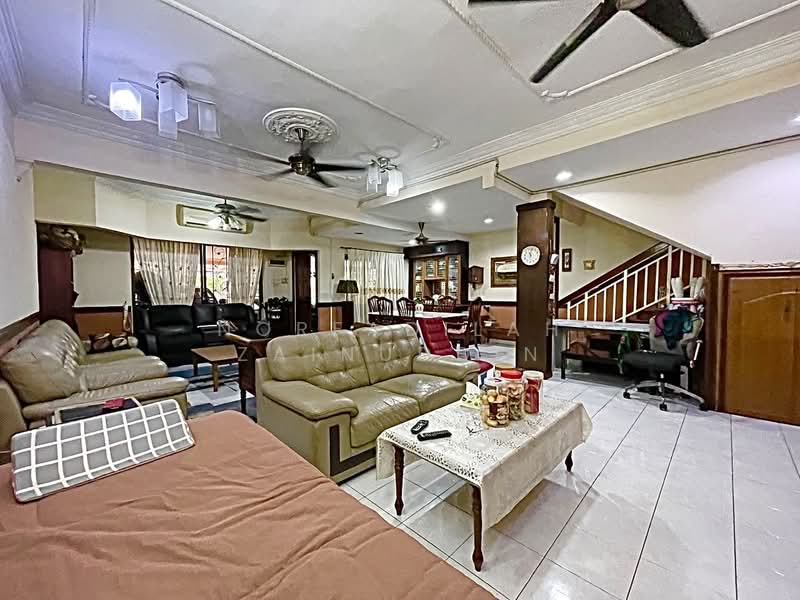 Rumah Teres 2 Tingkat untuk Dijual di Kota Damansara (Selangor) - NORFADILAH ZAINUDDIN - Living Room - PropertyGuru.com.my