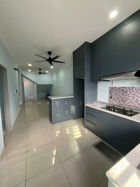 Townhouse for Sale in Kuala Selangor (Selangor) - Rohana Ishak - Kitchen - PropertyGuru.com.my