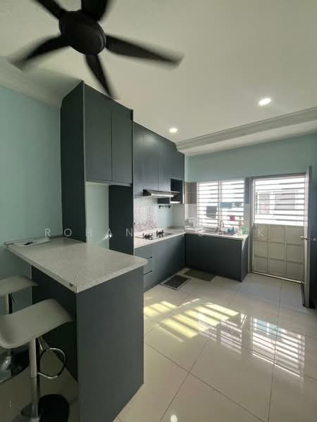 Townhouse for Sale in Kuala Selangor (Selangor) - Rohana Ishak - Kitchen - PropertyGuru.com.my