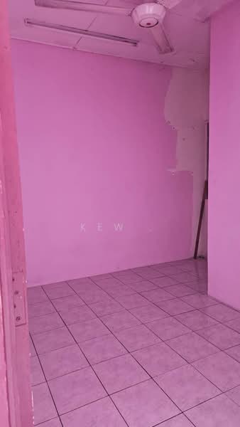 Rumah Flat untuk Disewa di Bolton Industrial Park - Kew . - Interior - PropertyGuru.com.my