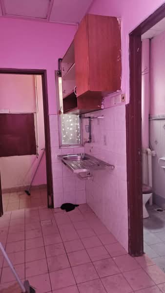 Rumah Flat untuk Disewa di Bolton Industrial Park - Kew . - Kitchen - PropertyGuru.com.my
