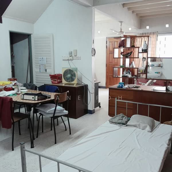 Rumah Teres 2 Tingkat untuk Dijual di Island Glades (Jelutong) - Jane Poh - Living Room - PropertyGuru.com.my