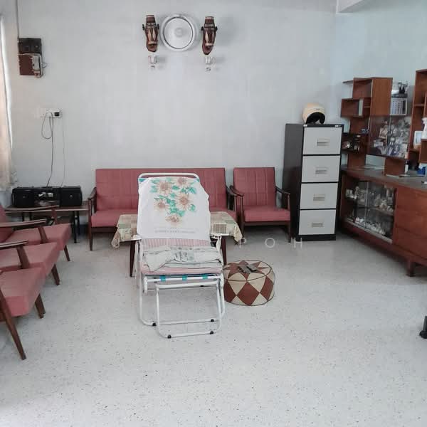 Rumah Teres 2 Tingkat untuk Dijual di Island Glades (Jelutong) - Jane Poh - Living Room - PropertyGuru.com.my