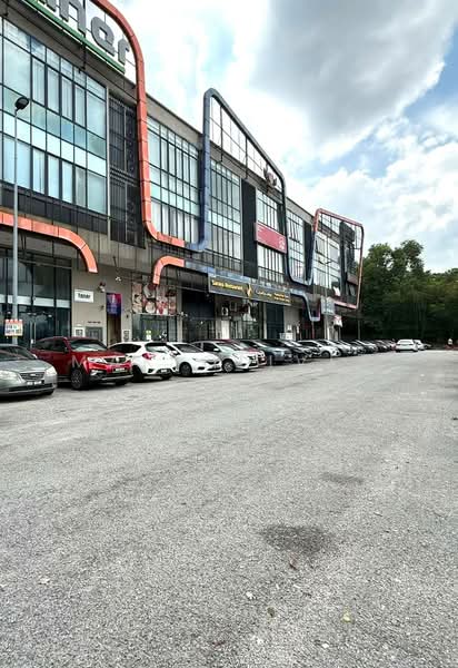 Kedai / Pejabat untuk Dijual di Serdang (Seri Kembangan) - Mak Oliver - Exterior - PropertyGuru.com.my