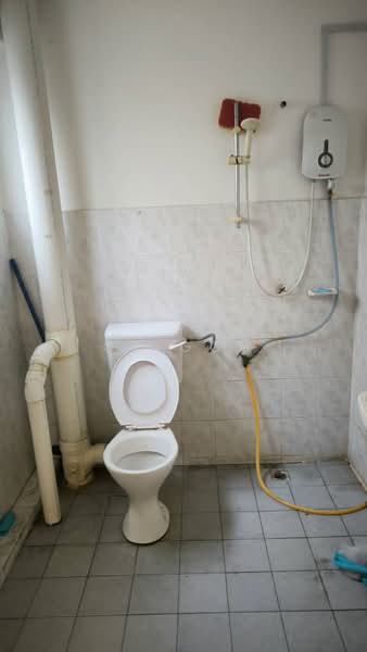 Pangsapuri untuk Dijual di Nibong Indah - CK Goh - Bathroom - PropertyGuru.com.my