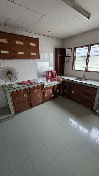 1-storey Terraced House for Sale in Off Jalan Meru (Klang) - Surendran Karapiah - Kitchen - PropertyGuru.com.my