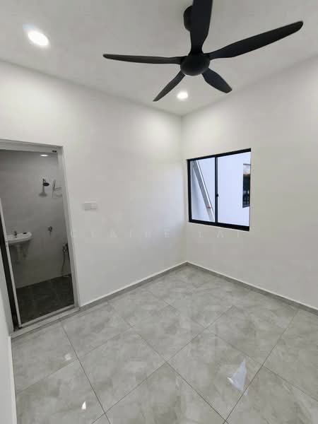 1-storey Terraced House for Sale in Taman Universiti (Skudai) - Claire Lai - Bathroom - PropertyGuru.com.my