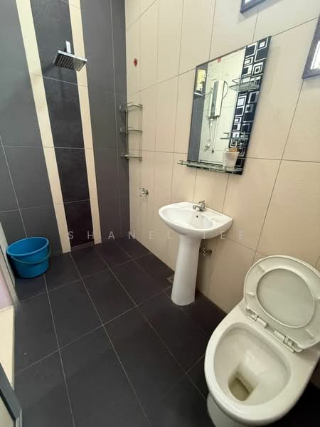 Rumah Teres 2 Tingkat untuk Dijual di Taman Sri Kluang (Kluang) - Shanel Tee - Bathroom - PropertyGuru.com.my