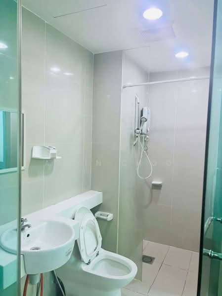 Service Residence for Sale at The Scott Garden SOHO - Alvin Choo - Bathroom - PropertyGuru.com.my