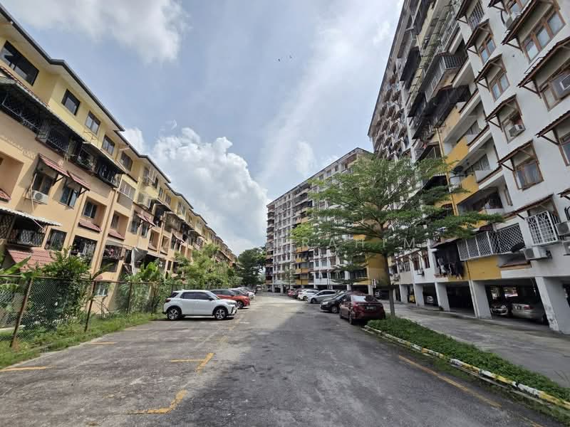Pangsapuri untuk Dijual di Pangsapuri Dahlia Court - Azli Ibrahim - Exterior - PropertyGuru.com.my